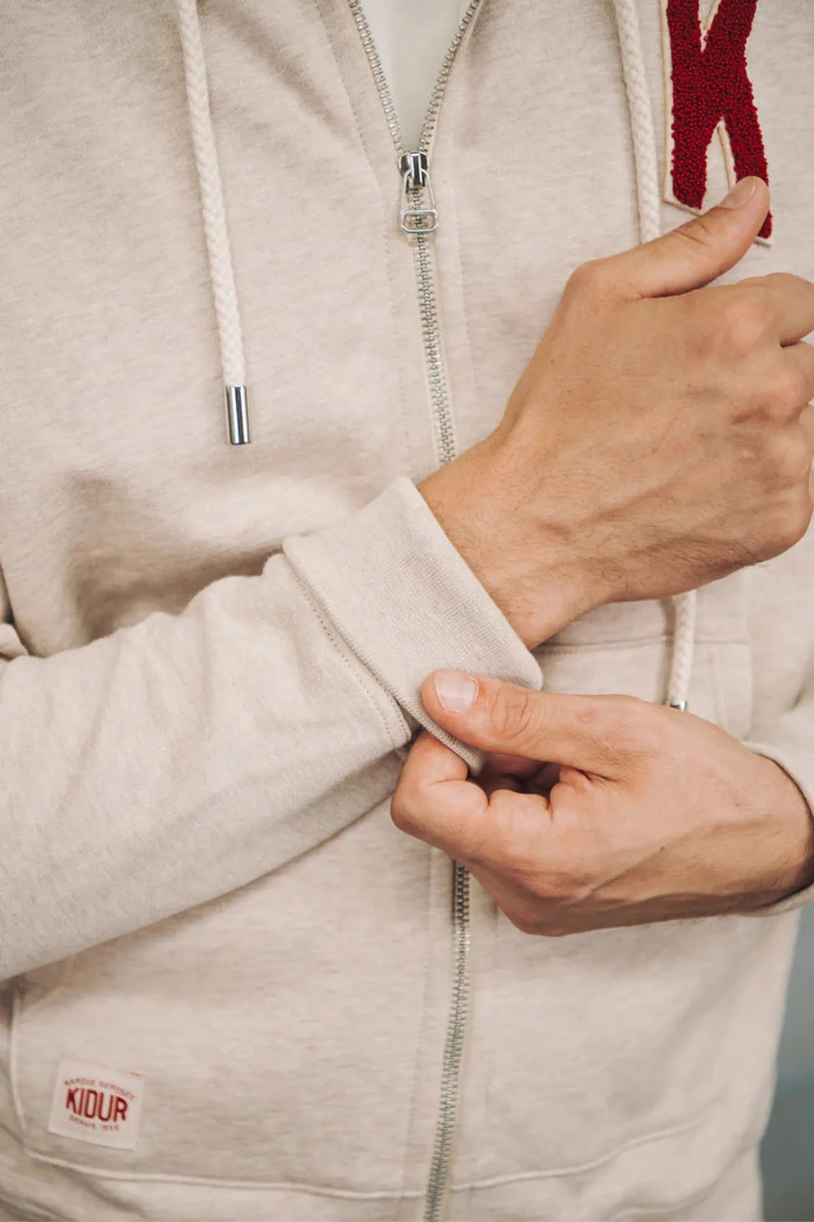 Sweat à Capuche Amande Broderie