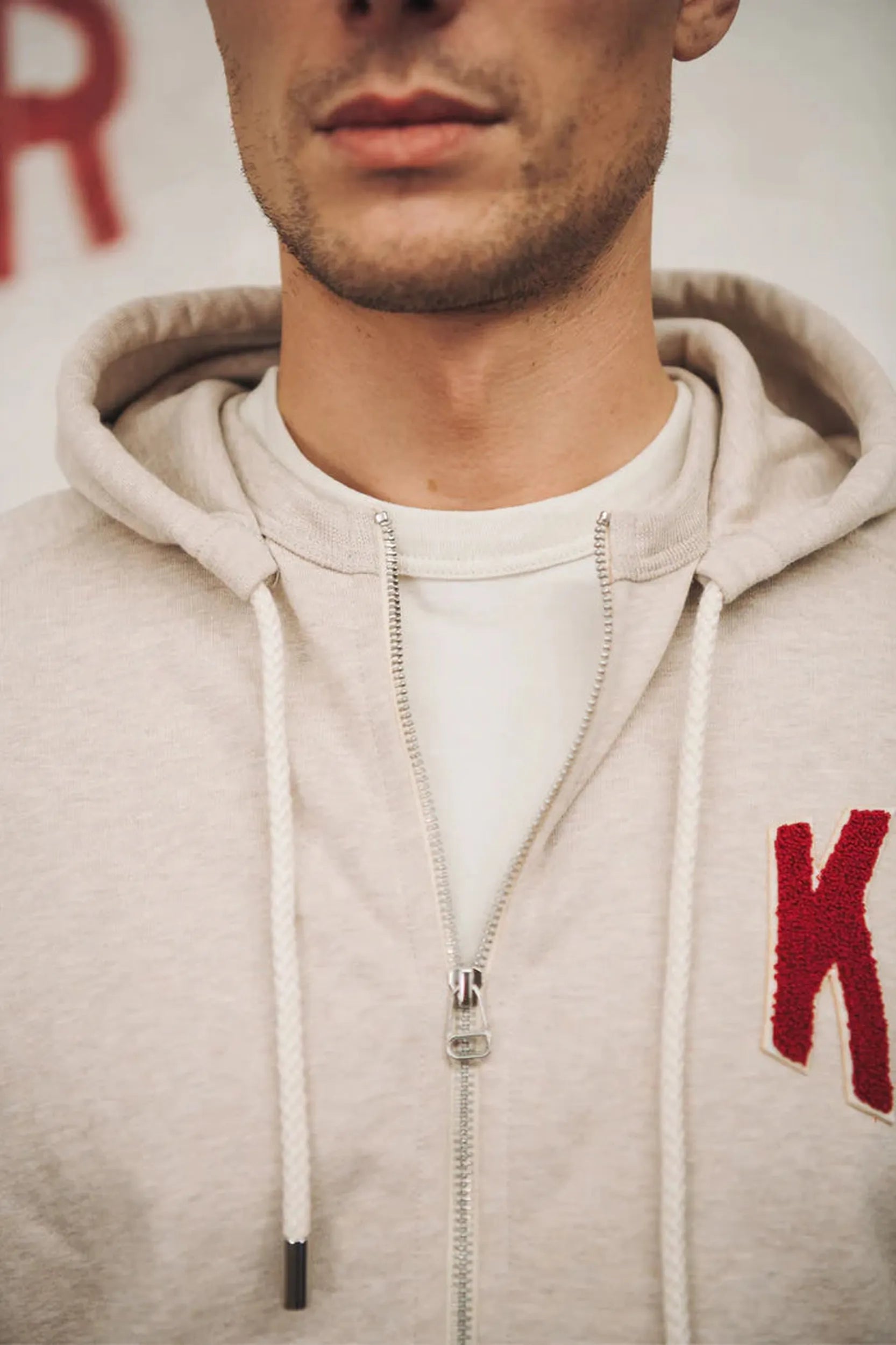 Sweat à Capuche Amande Broderie