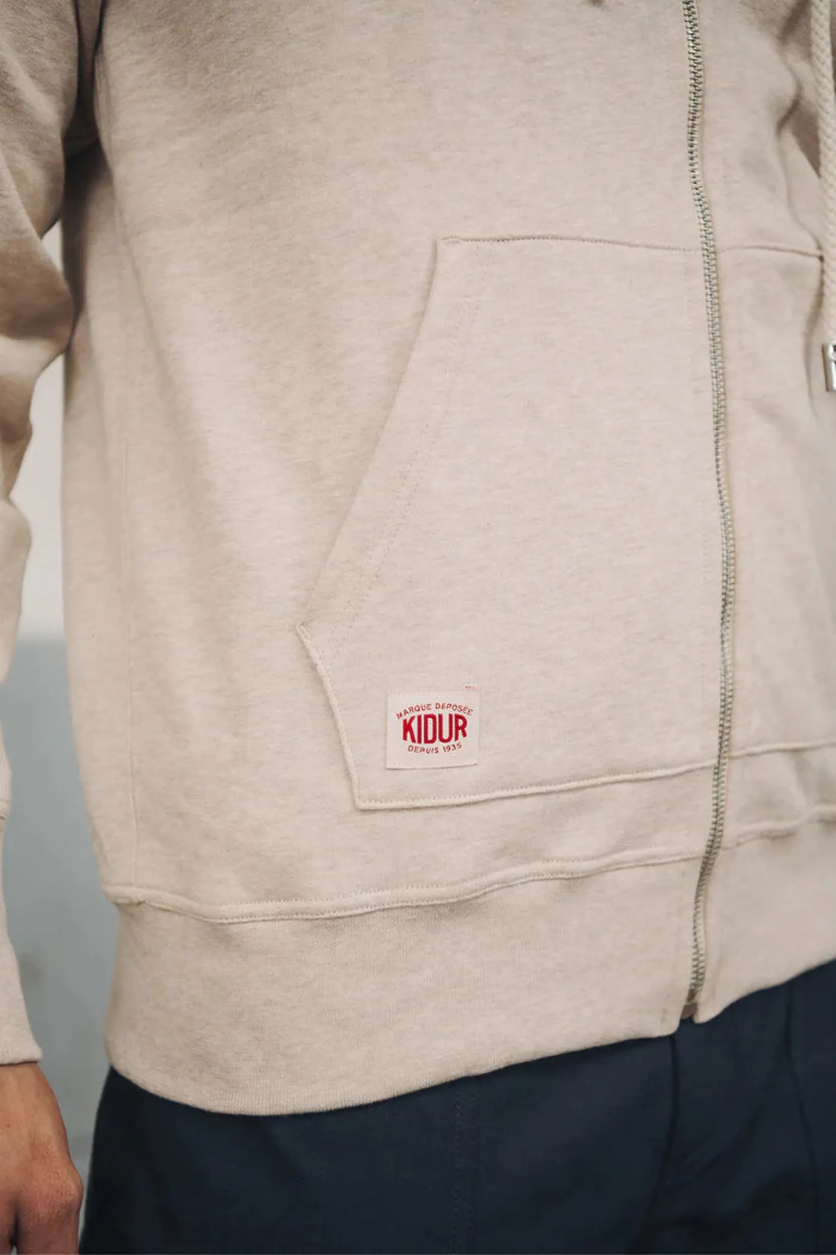 Sweat à Capuche Amande Broderie